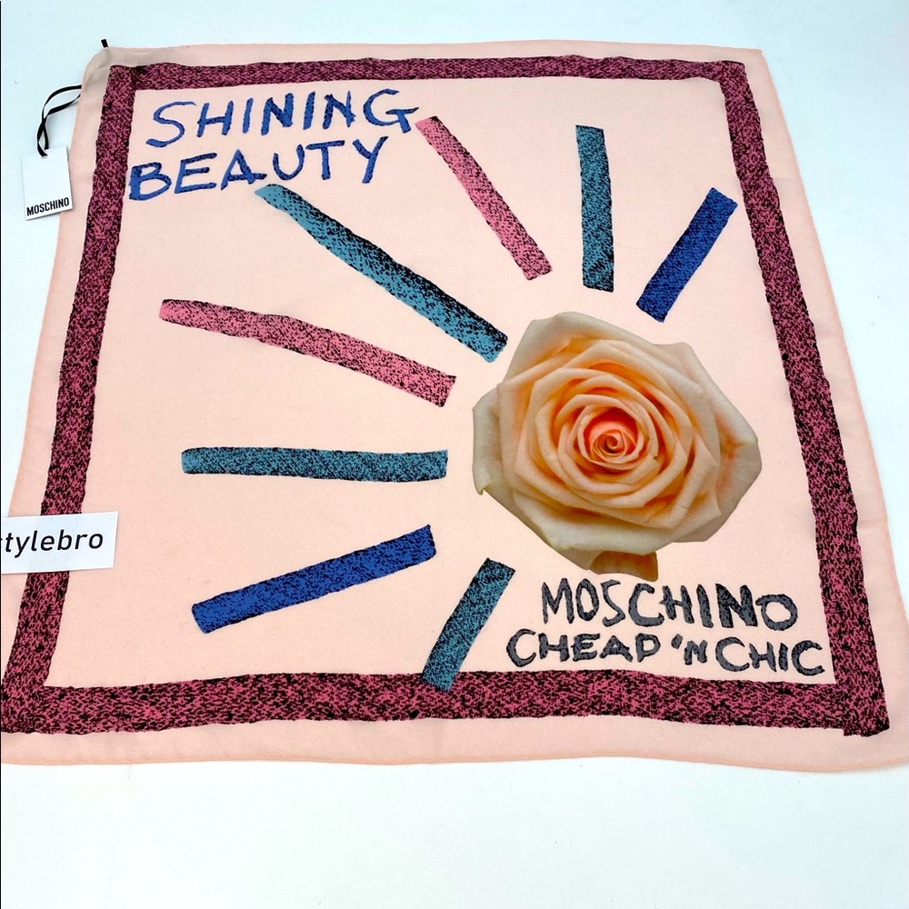 Moschino 18” Scarf